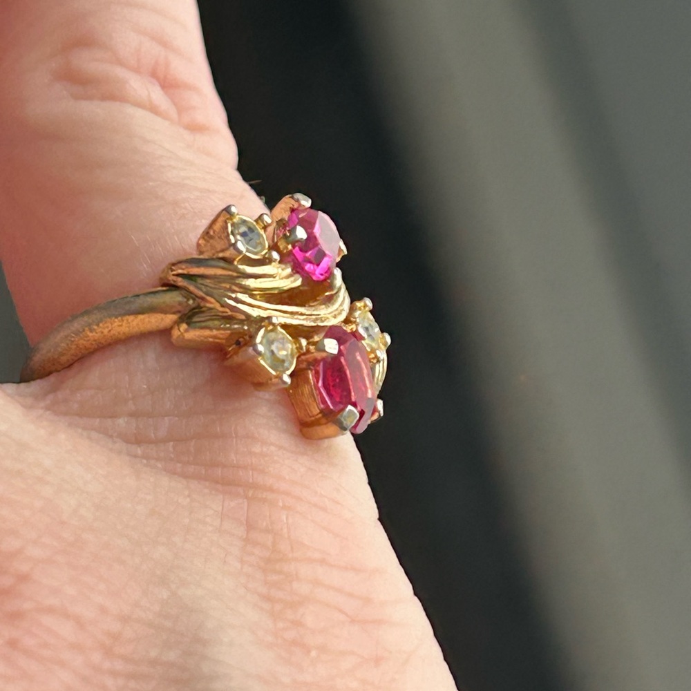 4/$50 Elegant Gold and Pink Gemstone Ring size 4 1/2 - Picture 4 of 9